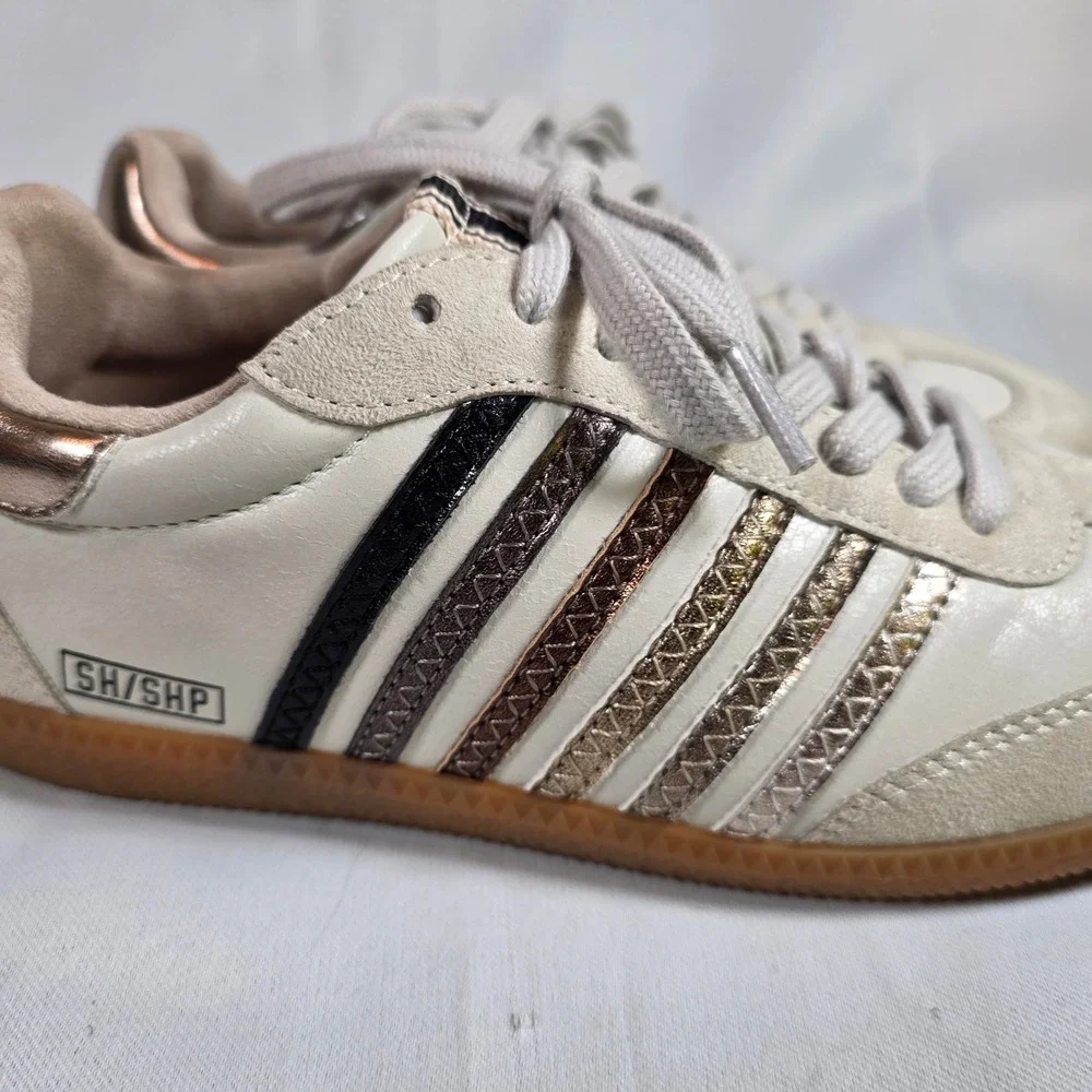 ShuShop Steffie Womens 8W Wide Leather Low Top Sneakers Cream Gum Sole NWOT